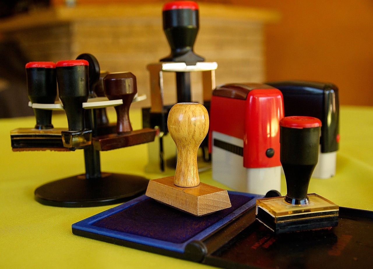 Invoice validation and control workflow in finance office